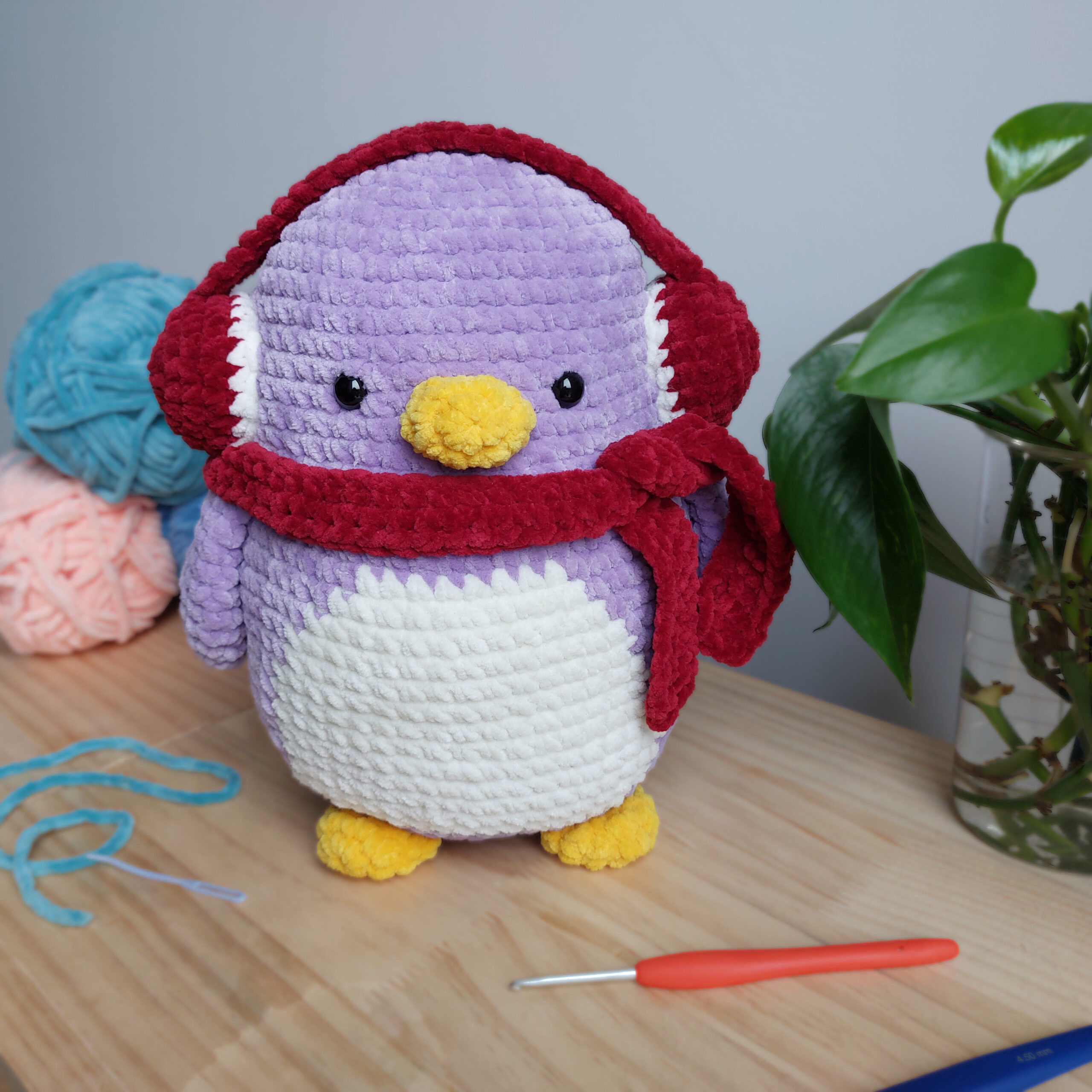 Pinguïn met oorwarmers